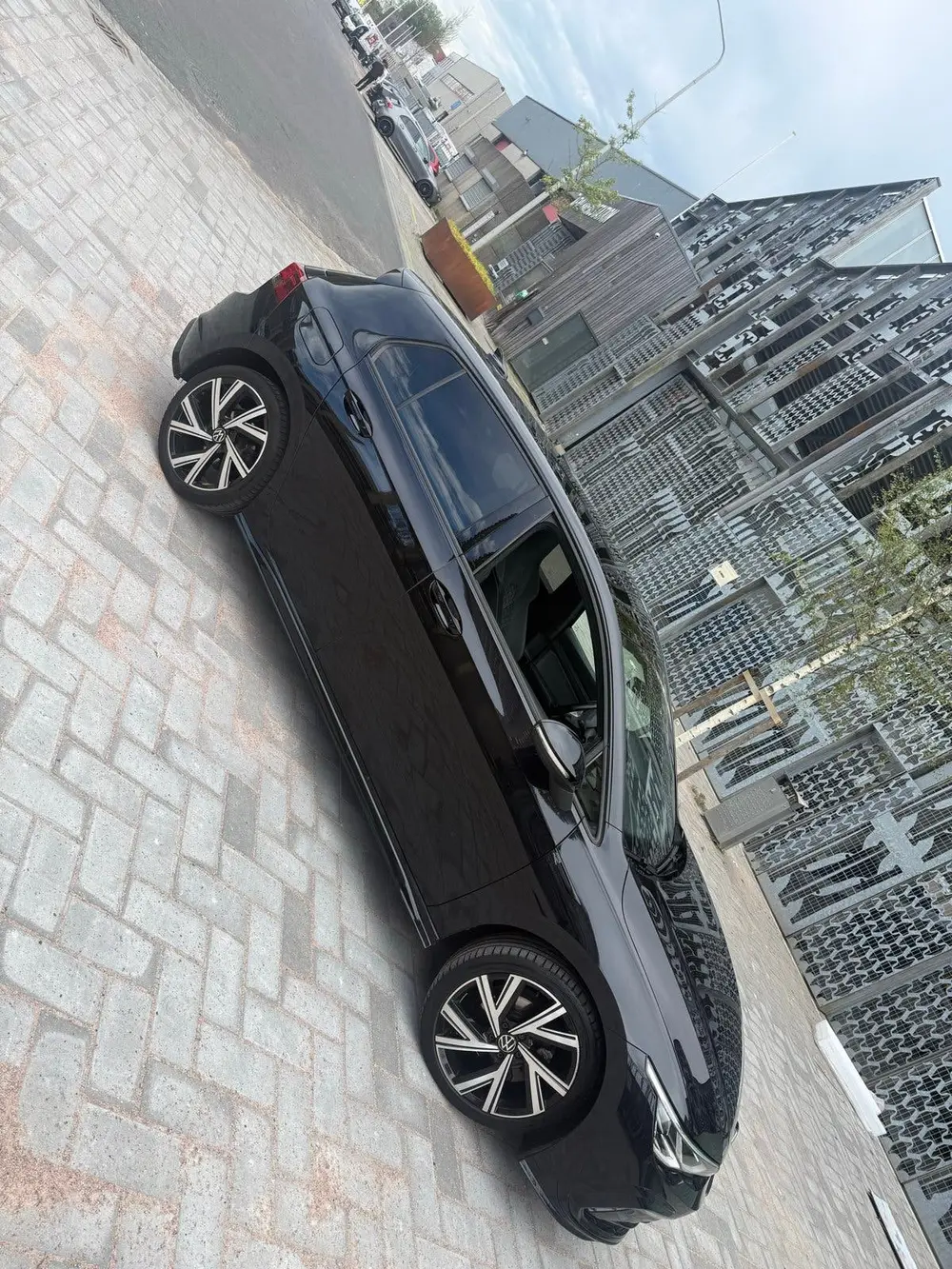 Volkswagen Golf 1.5 Etsi 150pk 7-DSG 2020 Zwart uit 2020, foto 3
