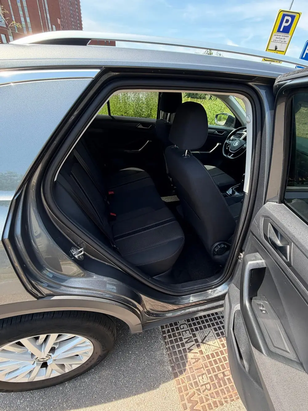 Volkswagen T-Roc 1.0 TSI 115pk 2020 Grijs uit 2020, foto 4