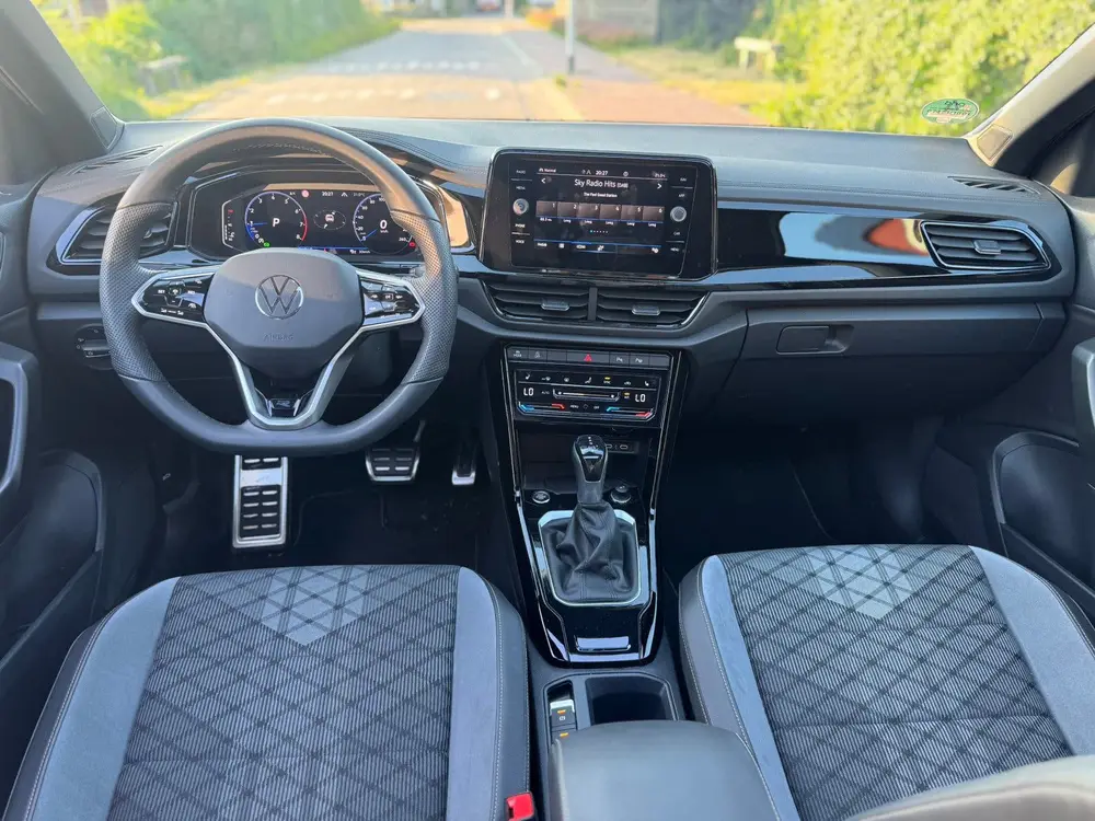 Volkswagen T-Roc 1.5 3x R-Line Pano| Cam| Keyless| Black uit 2022, foto 10