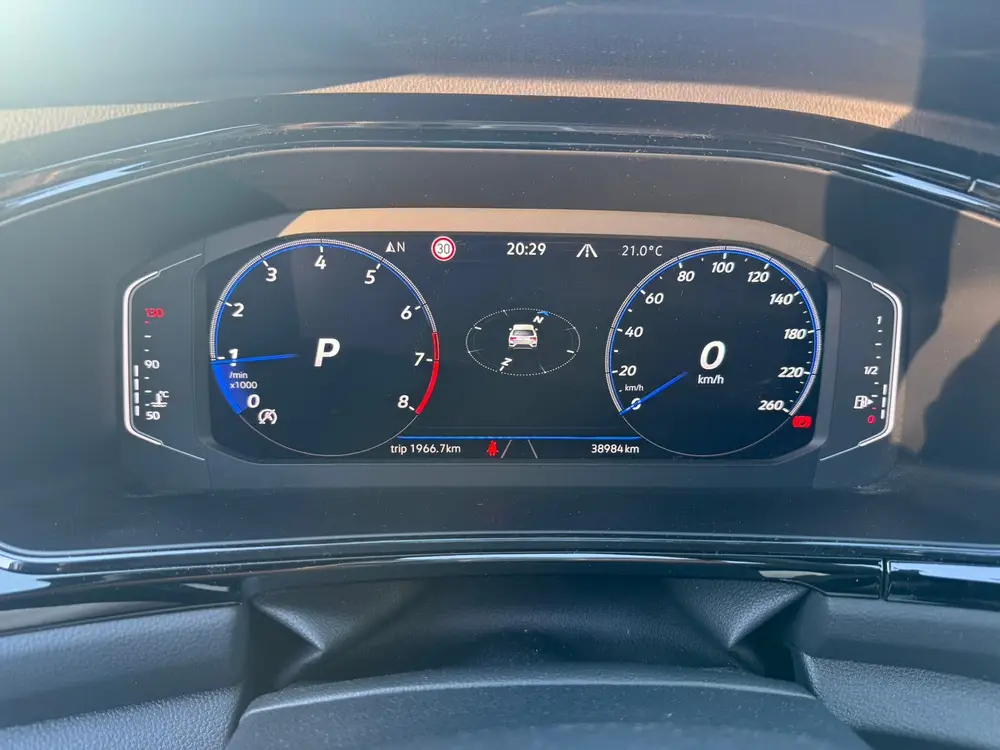 Volkswagen T-Roc 1.5 3x R-Line Pano| Cam| Keyless| Black uit 2022, foto 14