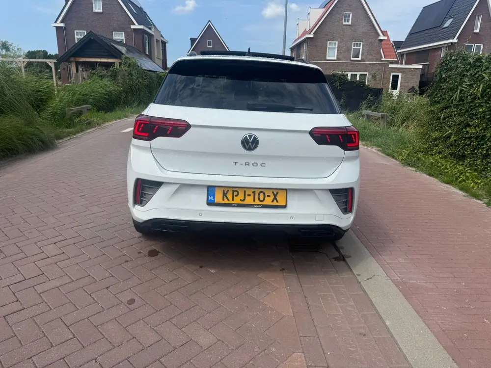 Volkswagen T-Roc 1.5 3x R-Line Pano| Cam| Keyless| Black uit 2022, foto 6