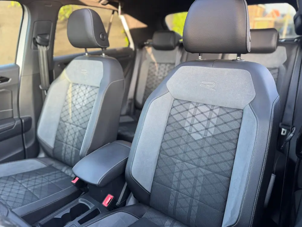 Volkswagen T-Roc 1.5 3x R-Line Pano| Cam| Keyless| Black uit 2022, foto 7