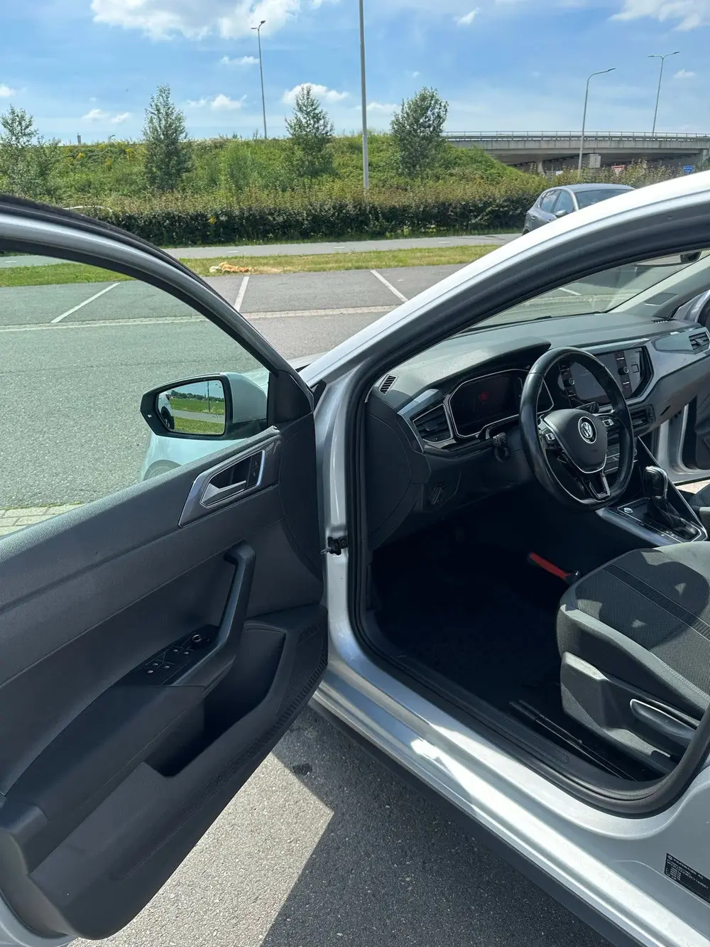 Volkswagen Polo 1.0 TSI 95pk 7-DSG 2019 Grijs uit 2019, foto 2