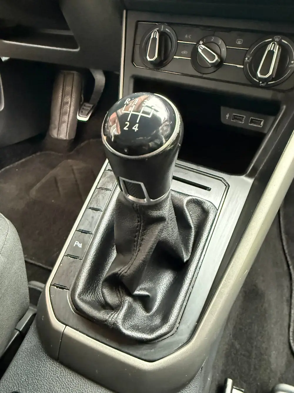 Volkswagen Polo 1.0 TSI 2019 Digital dash, R-Line velgen uit 2019, foto 12