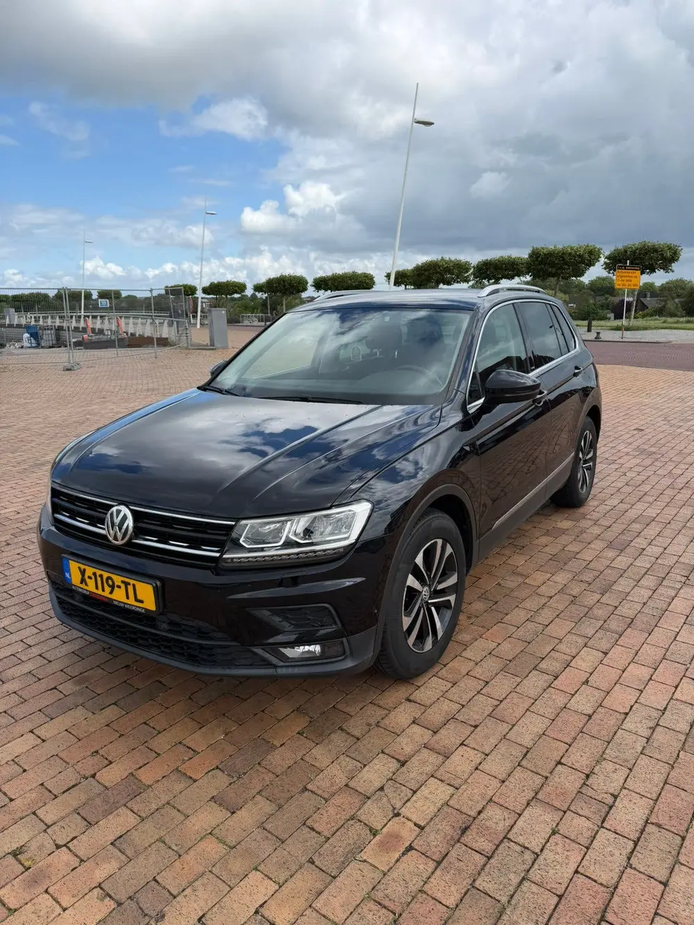 Volkswagen Tiguan 1.5 TSI Camera | CarPlay | Stoelverwarming uit 2019