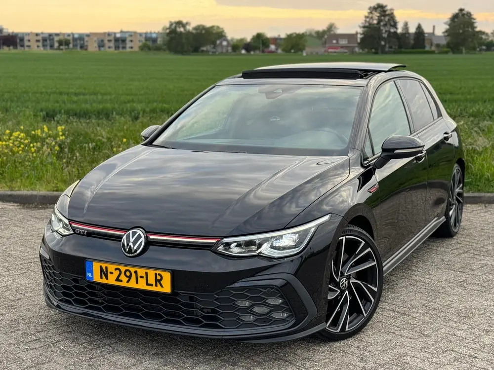 Volkswagen Golf 2.0 TSI 245pk Pano / LED / Camera Aut. uit 2020