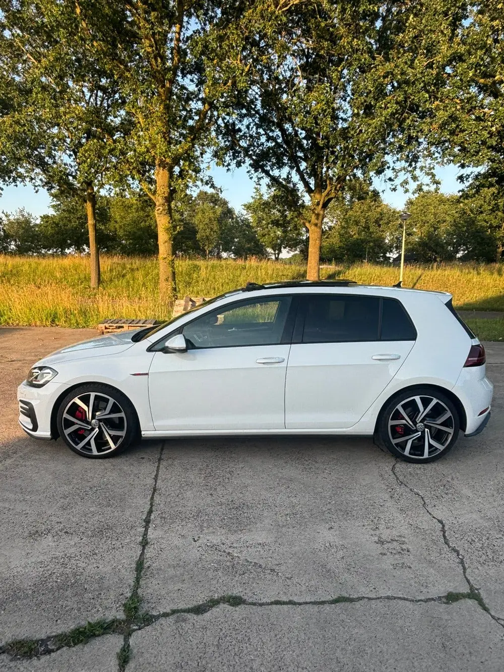 Volkswagen Golf VII GTI Performance 2.0 TSI 245pk 7-DSG 5D 2019 Wit uit 2019, foto 4