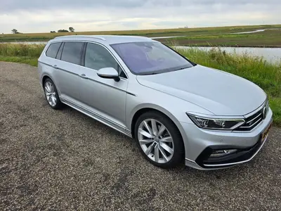 Volkswagen Passat Variant R-line uitgevoerde Volkswagen Passat 2.0 TSI 190pk DSG 2020 uit 2020