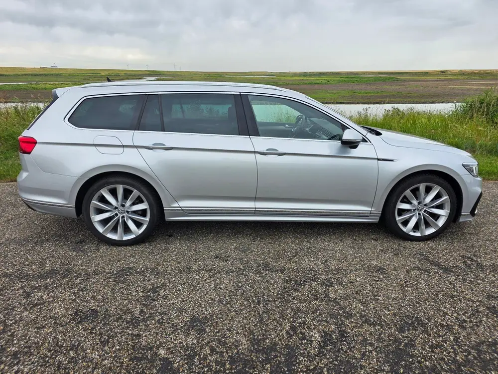 Volkswagen Passat Variant R-line uitgevoerde Volkswagen Passat 2.0 TSI 190pk DSG 2020 uit 2020, foto 5