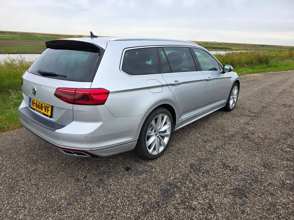 Volkswagen Passat Variant R-line uitgevoerde Volkswagen Passat 2.0 TSI 190pk DSG 2020 uit 2020, foto 6
