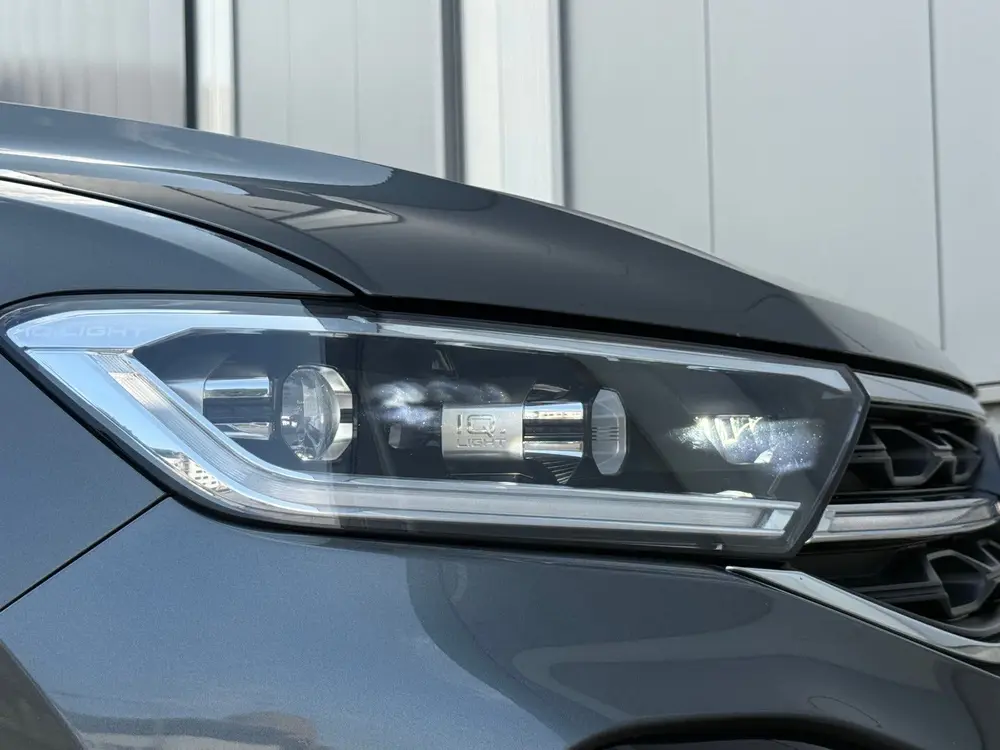 Volkswagen T-Roc R 2.0 4M IQ | PANO | ACC | LEDER | CAM uit 2022, foto 11