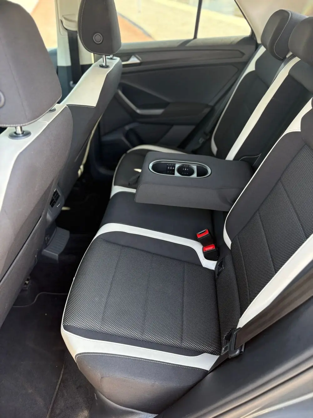 Volkswagen T-Roc 1.5 TSI 150pk 7-DSG 2019 Grijs uit 2019, foto 18