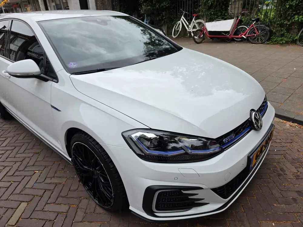 Volkswagen Golf 1.4 Ehybrid 204pk DSG 2020 Wit uit 2020, foto 3