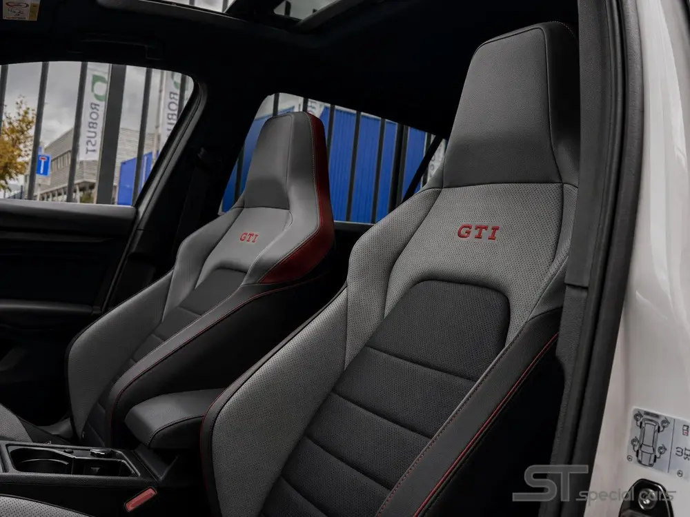 Volkswagen Golf 2.0 TSI GTI Clubsport|Pano|Leder|Akra uit 2024, foto 10