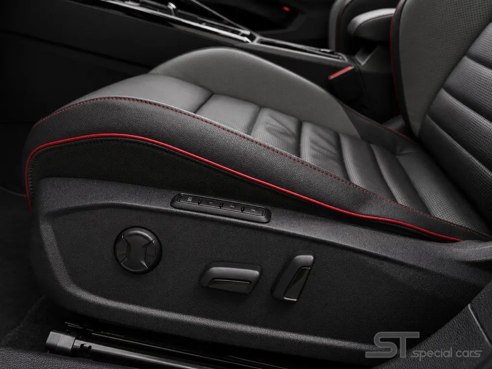 Volkswagen Golf 2.0 TSI GTI Clubsport|Pano|Leder|Akra uit 2024, foto 12