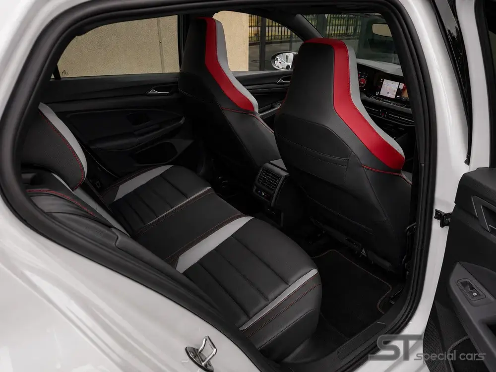 Volkswagen Golf 2.0 TSI GTI Clubsport|Pano|Leder|Akra uit 2024, foto 13