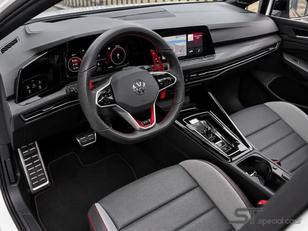Volkswagen Golf 2.0 TSI GTI Clubsport|Pano|Leder|Akra uit 2024, foto 3