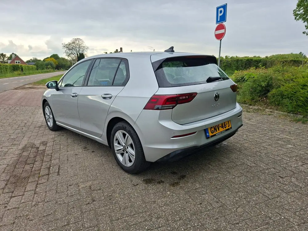Volkswagen Golf 1.0 TSI 110pk 2021 Grijs uit 2021, foto 3