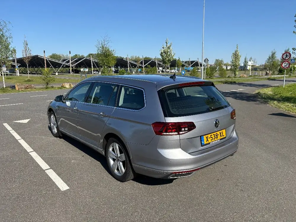 Volkswagen Passat Variant Passat 1.4 TSI Phev 218pk 6-DSG 2020 Grijs uit 2020, foto 5