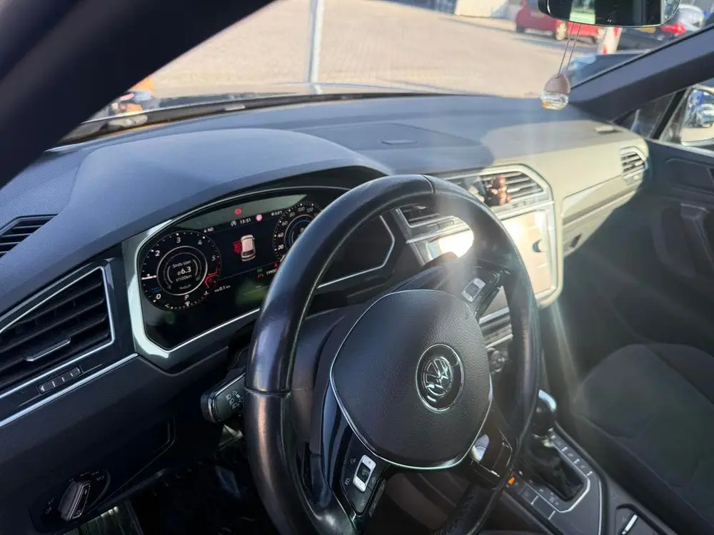 Volkswagen Tiguan 2.0 TDI 110KW 2019 Zwart uit 2019, foto 10