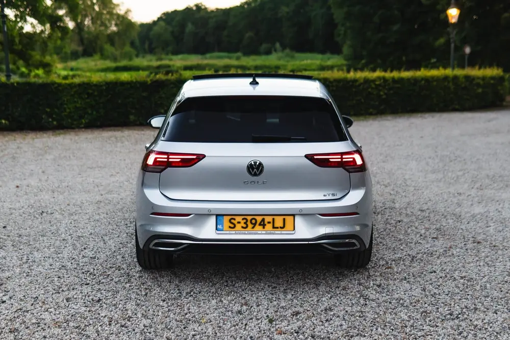 Volkswagen Golf DSG|Fabrieksgarantie|Panoramadak|GTI-velgen uit 2021, foto 3