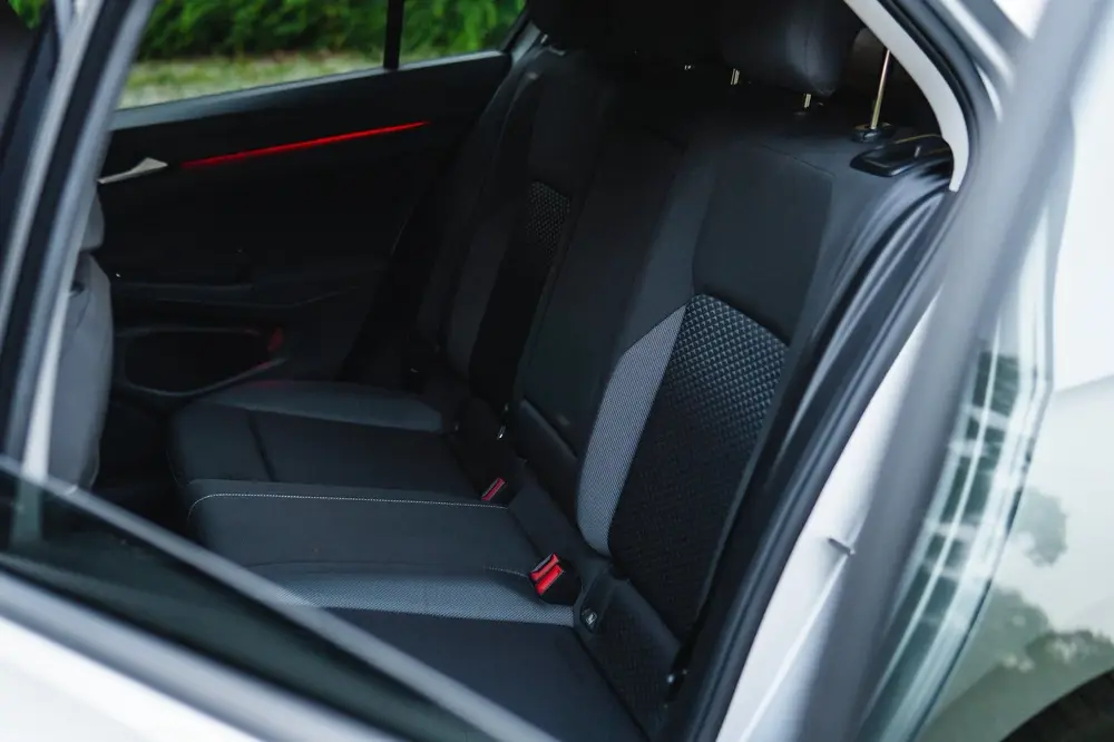 Volkswagen Golf DSG|Fabrieksgarantie|Panoramadak|GTI-velgen uit 2021, foto 6