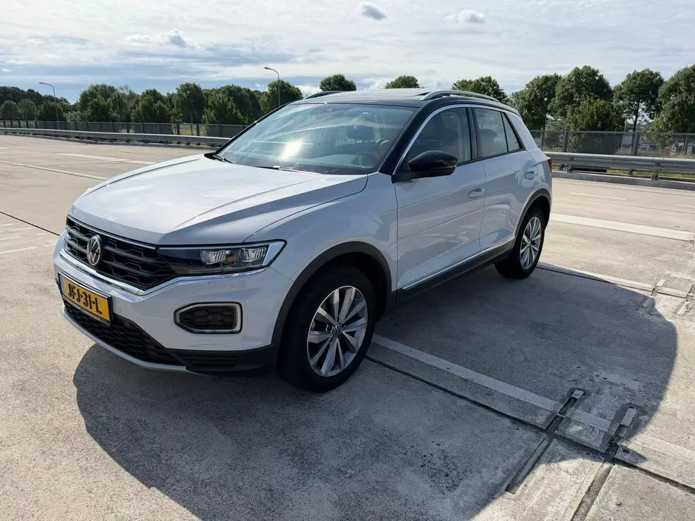 Volkswagen T-Roc Vw TROC 1.5 TSI DSG Automaat pano/virtual/keyl/camera/acc/ uit 2022, foto 2