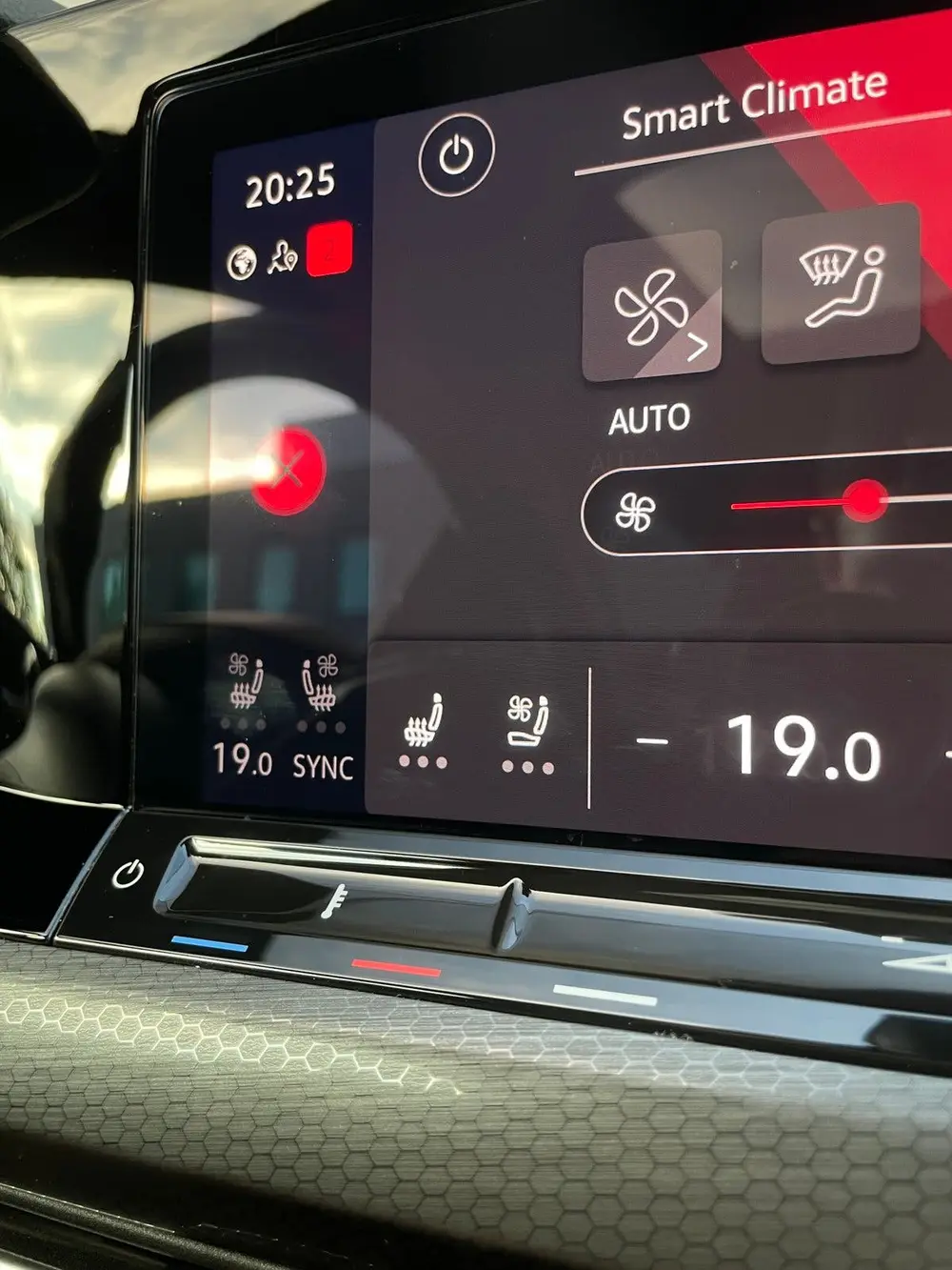 Volkswagen Golf 2.0 TSI 7-DSG 2021 Zwart uit 2021, foto 12