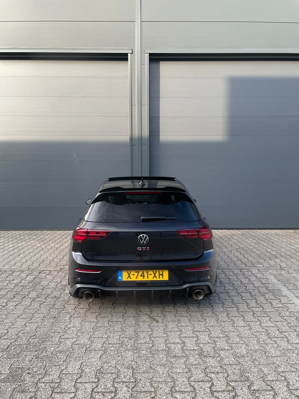 Volkswagen Golf 2.0 TSI 7-DSG 2021 Zwart uit 2021, foto 4
