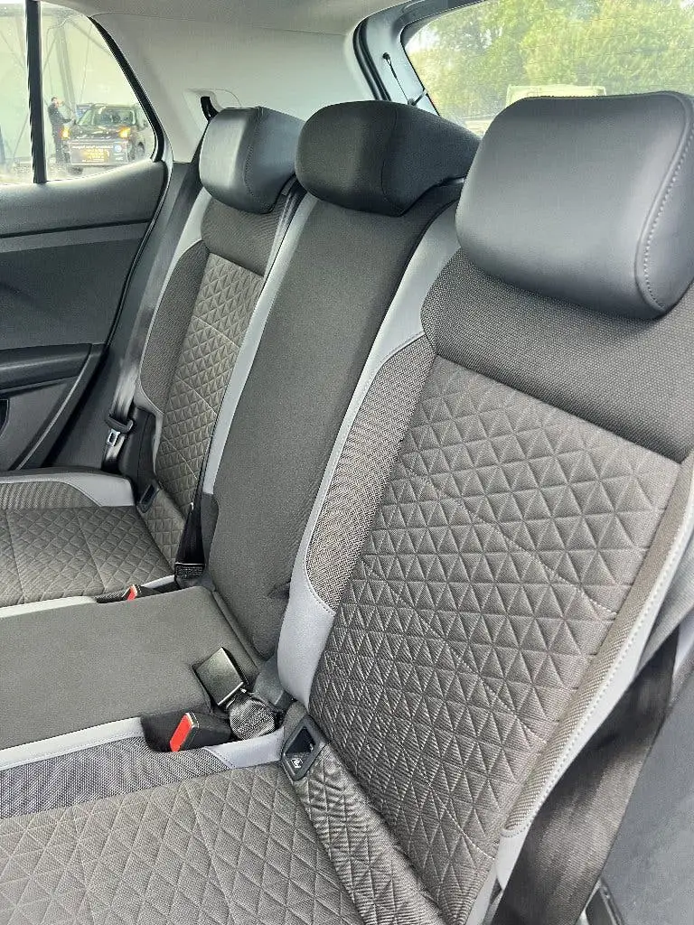 Volkswagen T-Cross Financial lease | Volkswagen T-Cross 1.0 TSI 115pk 7-DSG uit 2019, foto 13