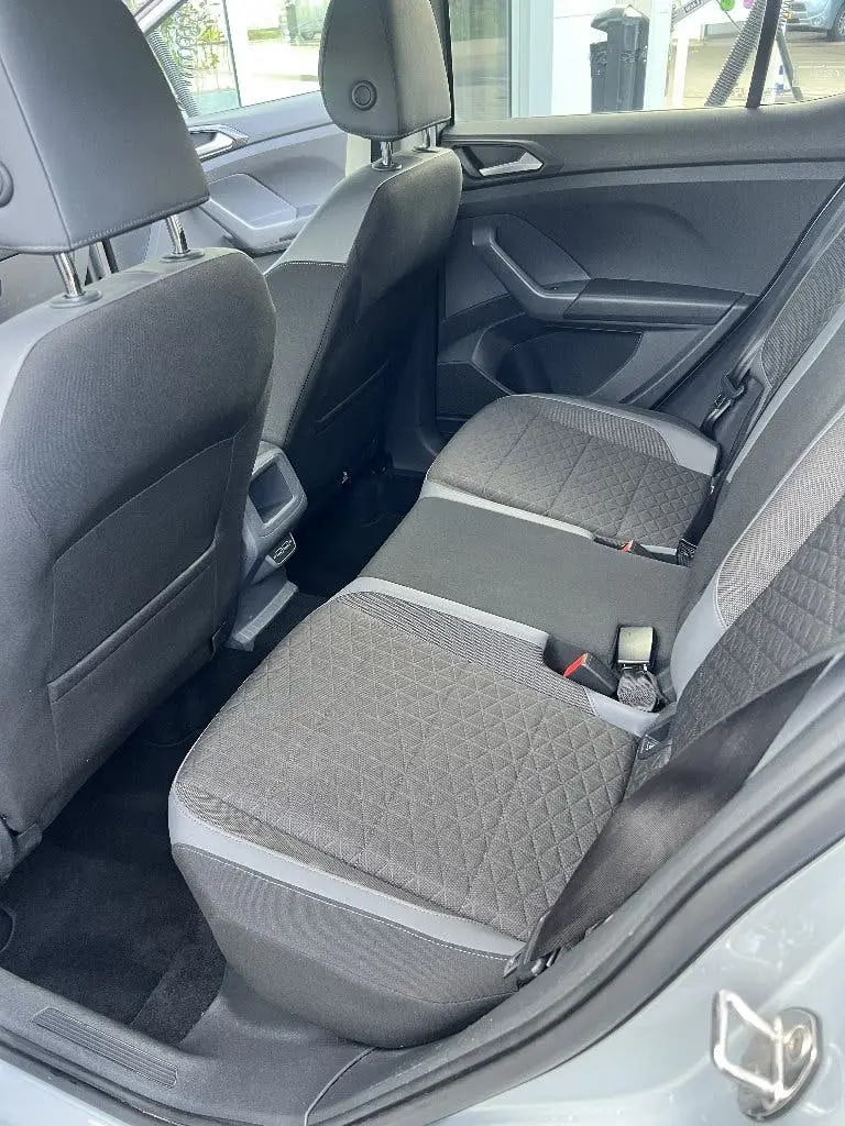 Volkswagen T-Cross Financial lease | Volkswagen T-Cross 1.0 TSI 115pk 7-DSG uit 2019, foto 14