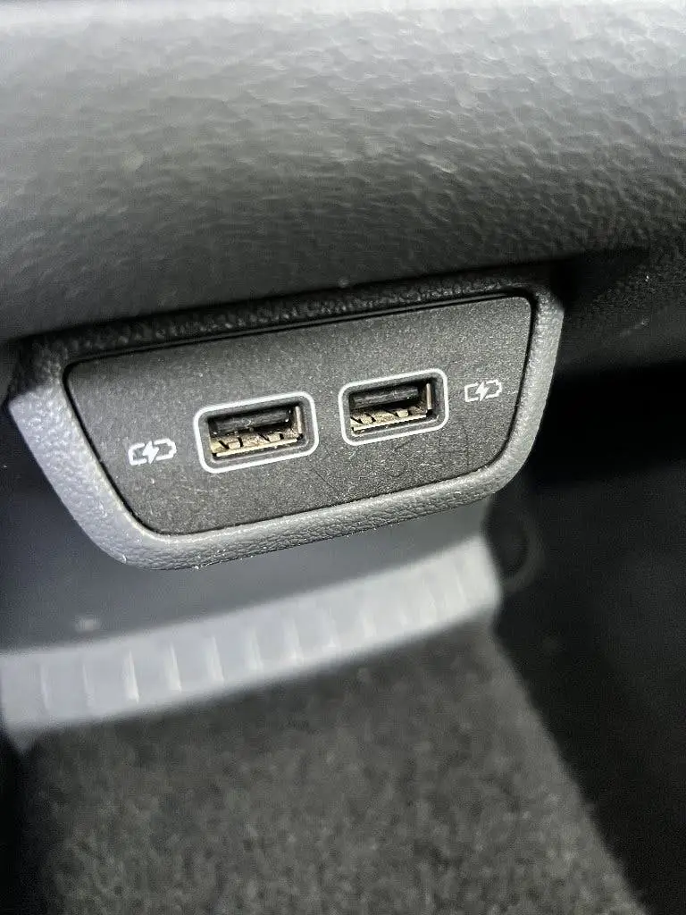Volkswagen T-Cross Financial lease | Volkswagen T-Cross 1.0 TSI 115pk 7-DSG uit 2019, foto 16