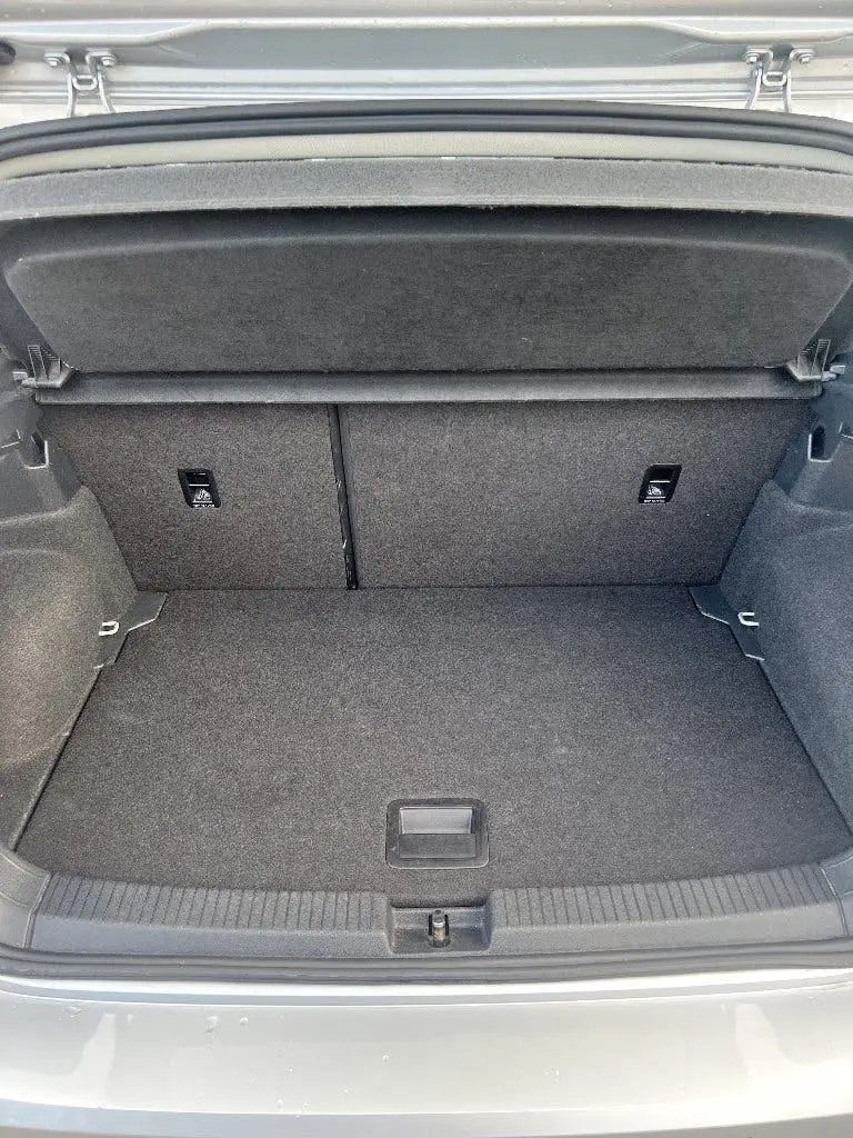 Volkswagen T-Cross Financial lease | Volkswagen T-Cross 1.0 TSI 115pk 7-DSG uit 2019, foto 17