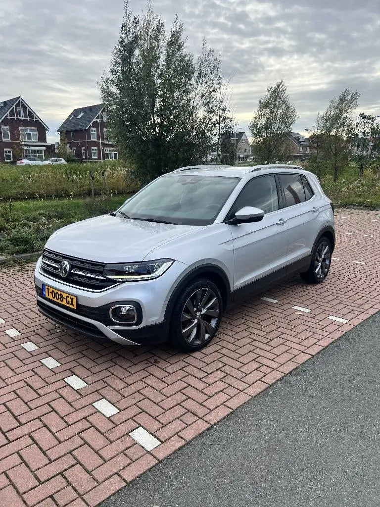 Volkswagen T-Cross Financial lease | Volkswagen T-Cross 1.0 TSI 115pk 7-DSG uit 2019, foto 2