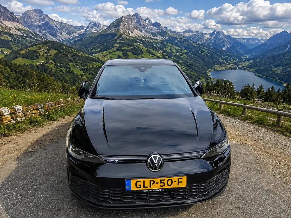Volkswagen Golf 1.4 Ehybrid 204pk DSG 2021 Zwart uit 2021, foto 3