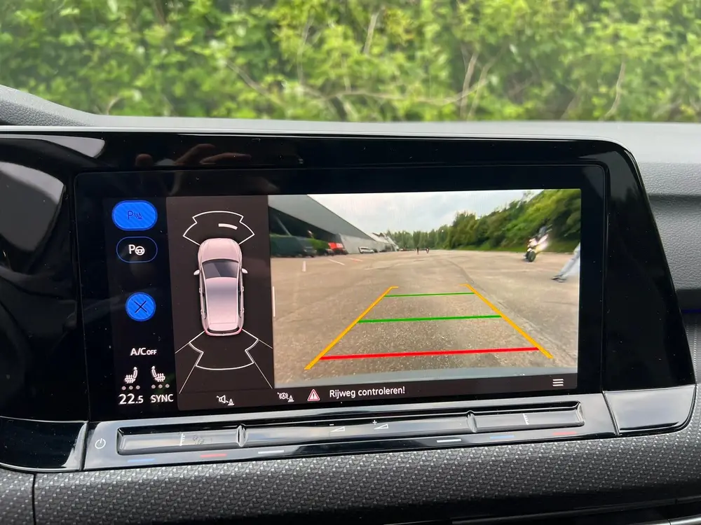 Volkswagen Golf 3x R-Line 1.5 TSI PANO VIRTUAL WINTER CAMERA uit 2021, foto 15
