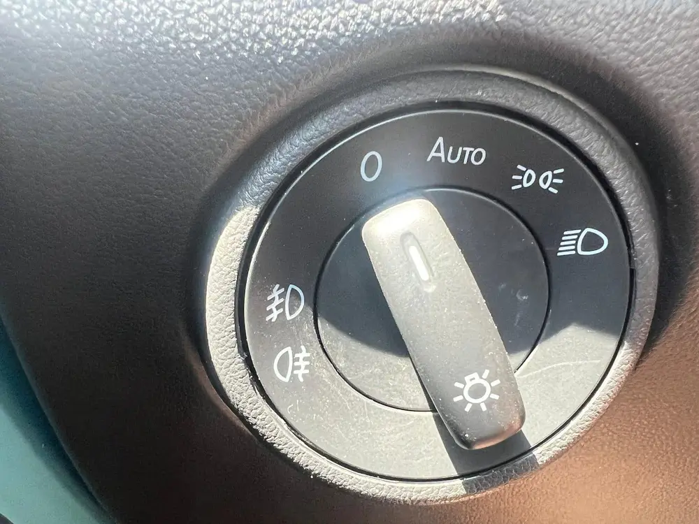 Volkswagen Up! 1.0 60PK 5D BMT - LUXE -2020 R-line Blauw uit 2020, foto 15