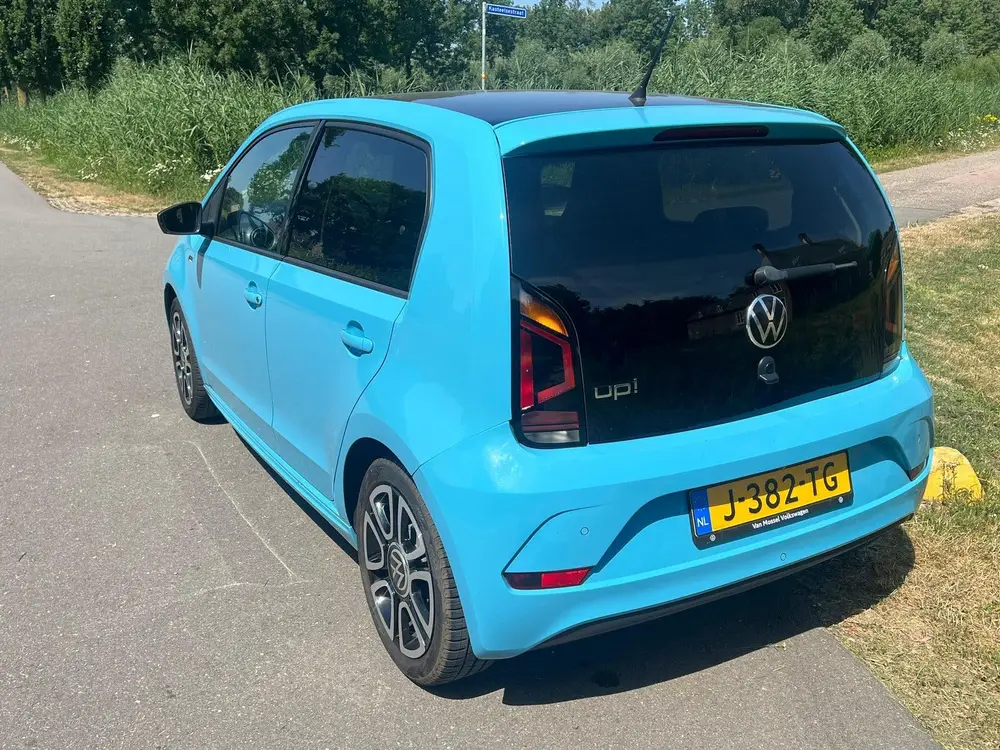 Volkswagen Up! 1.0 60PK 5D BMT - LUXE -2020 R-line Blauw uit 2020, foto 6