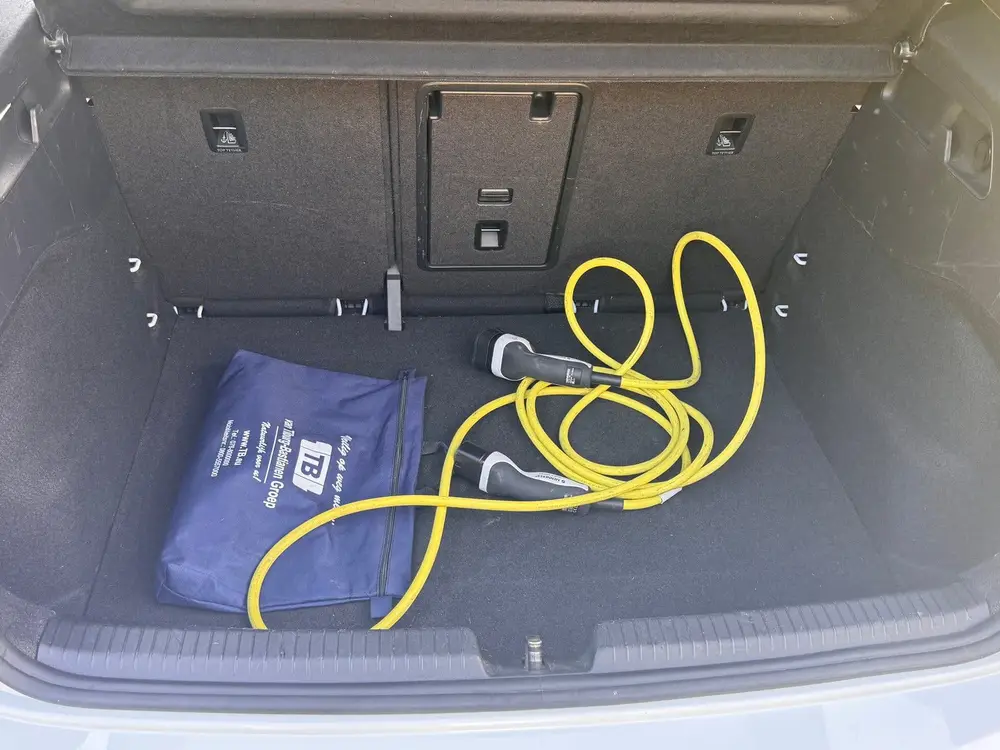 Volkswagen ID.3 58kWh 204pk 2020 Wit -127.735 KM Soh 91,7% uit 2020, foto 6