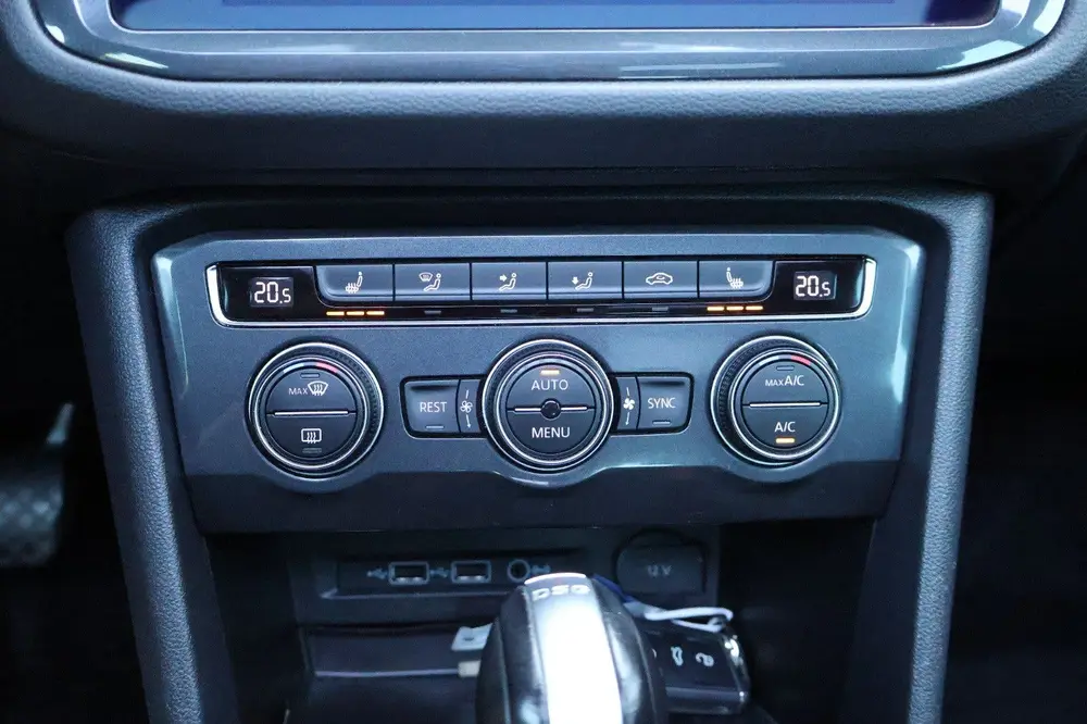 Volkswagen Tiguan 1.5 TSI R-line ACC I Pano I Apple Carplay uit 2019, foto 16