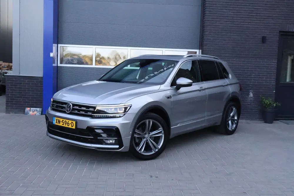 Volkswagen Tiguan 1.5 TSI R-line ACC I Pano I Apple Carplay uit 2019, foto 4