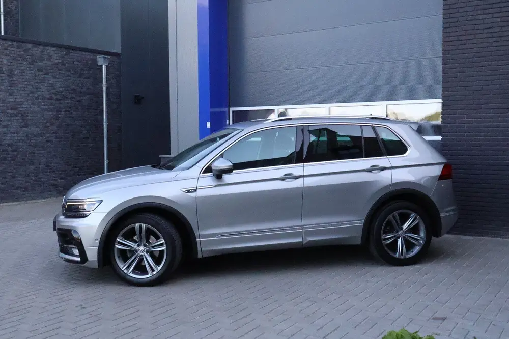 Volkswagen Tiguan 1.5 TSI R-line ACC I Pano I Apple Carplay uit 2019, foto 5