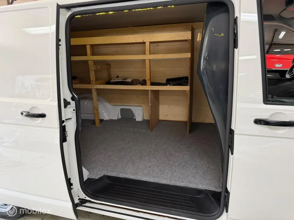 Volkswagen Transporter 2.0 TDI L2H1 Airco Cruise Navi uit 2019, foto 11