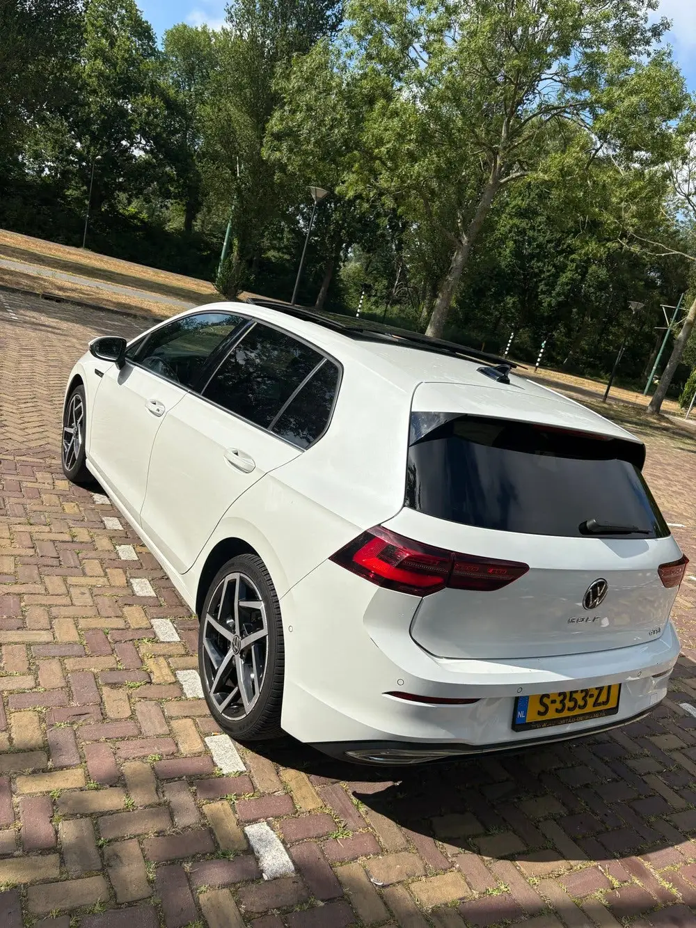 Volkswagen Golf 1.5 Etsi 150pk 7-DSG 2020 Wit uit 2020, foto 3