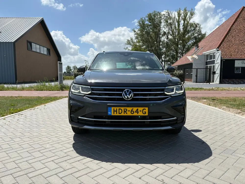 Volkswagen Tiguan 1.4 TSI Ehybrid 150pk DSG 2021 Grijs uit 2021