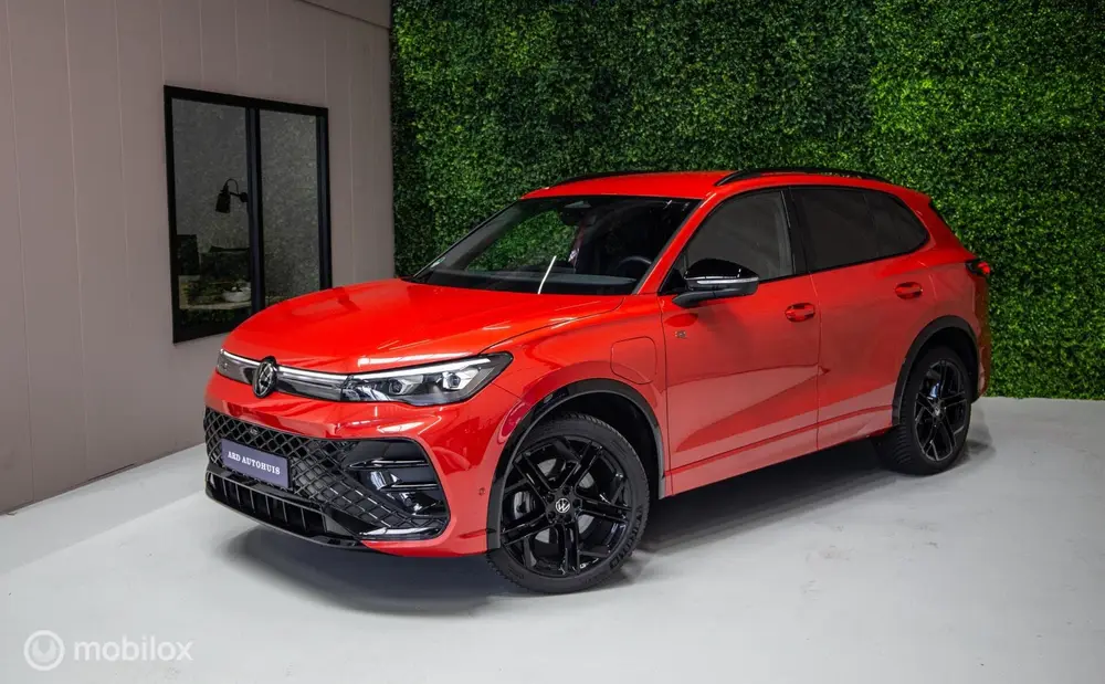 Volkswagen Tiguan 1.5 eHybrid R-Line|Leer|Trekh.|NL|IQ Light uit 2024, foto 3