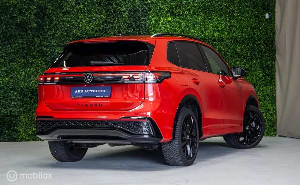 Volkswagen Tiguan 1.5 eHybrid R-Line|Leer|Trekh.|NL|IQ Light uit 2024, foto 5