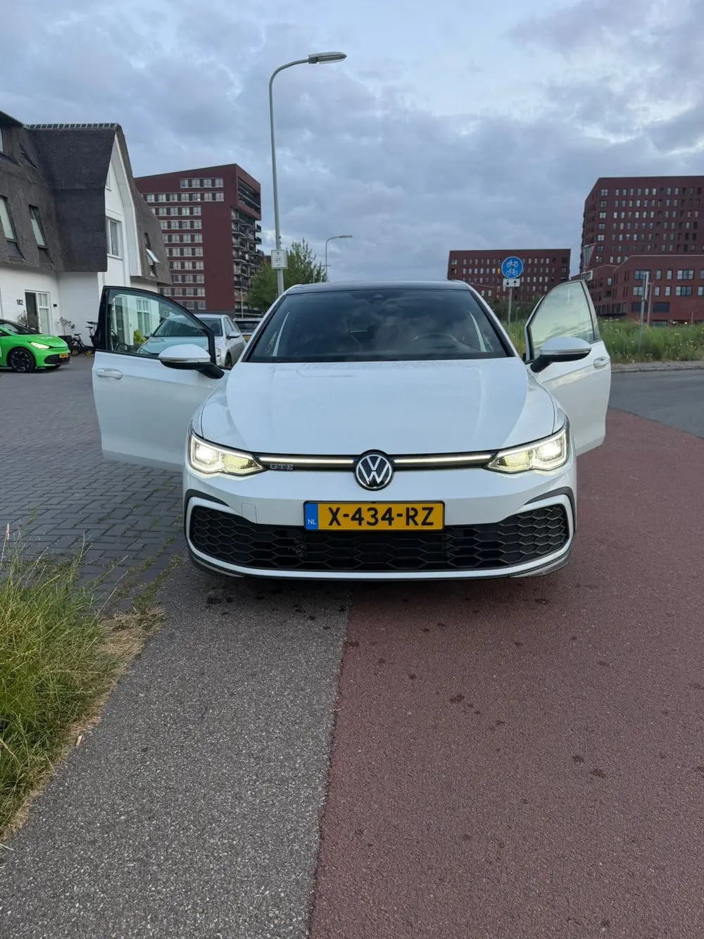 Volkswagen Golf 8 GTE Ehybrid 245pk DSG 2020 Wit uit 2020, foto 2