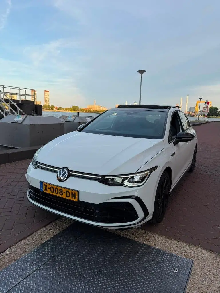 Volkswagen Golf 1.5 Etsi 131pk 7-DSG 2022 Wit uit 2022