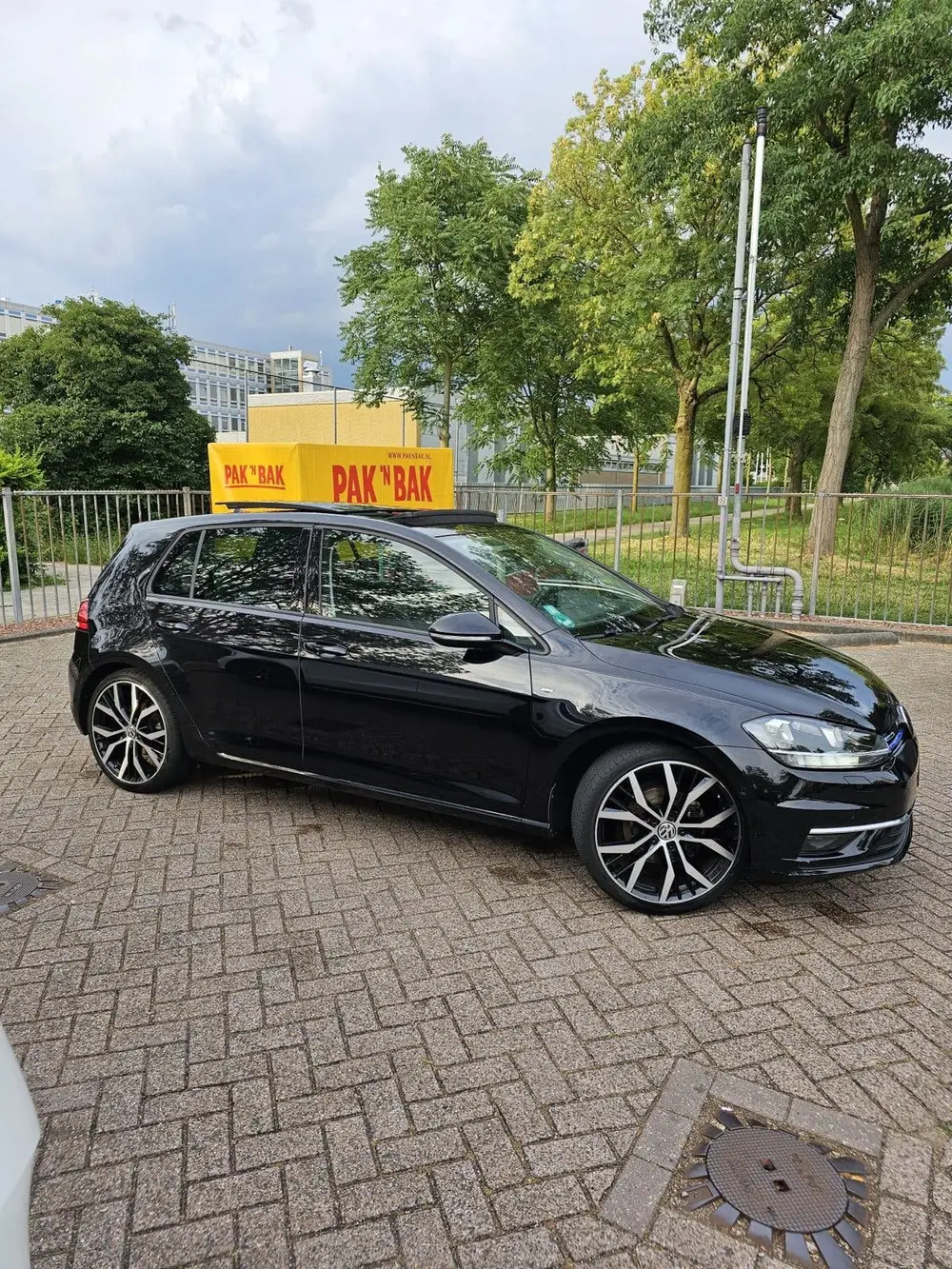 Volkswagen Golf VII Golf 1.5 TSI 130pk Bluemotion 2019 Zwart uit 2019, foto 2